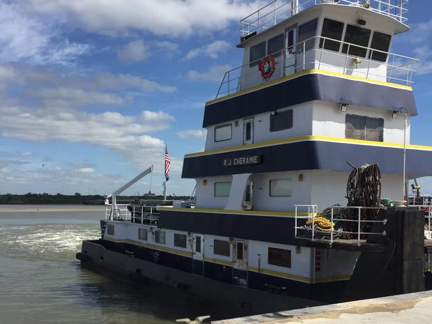 Towboat R.J. Cheramie at the dock